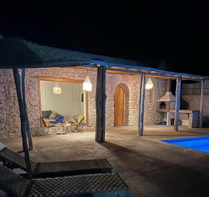 Le Petit Chalet. Szavíra Kültér fotó